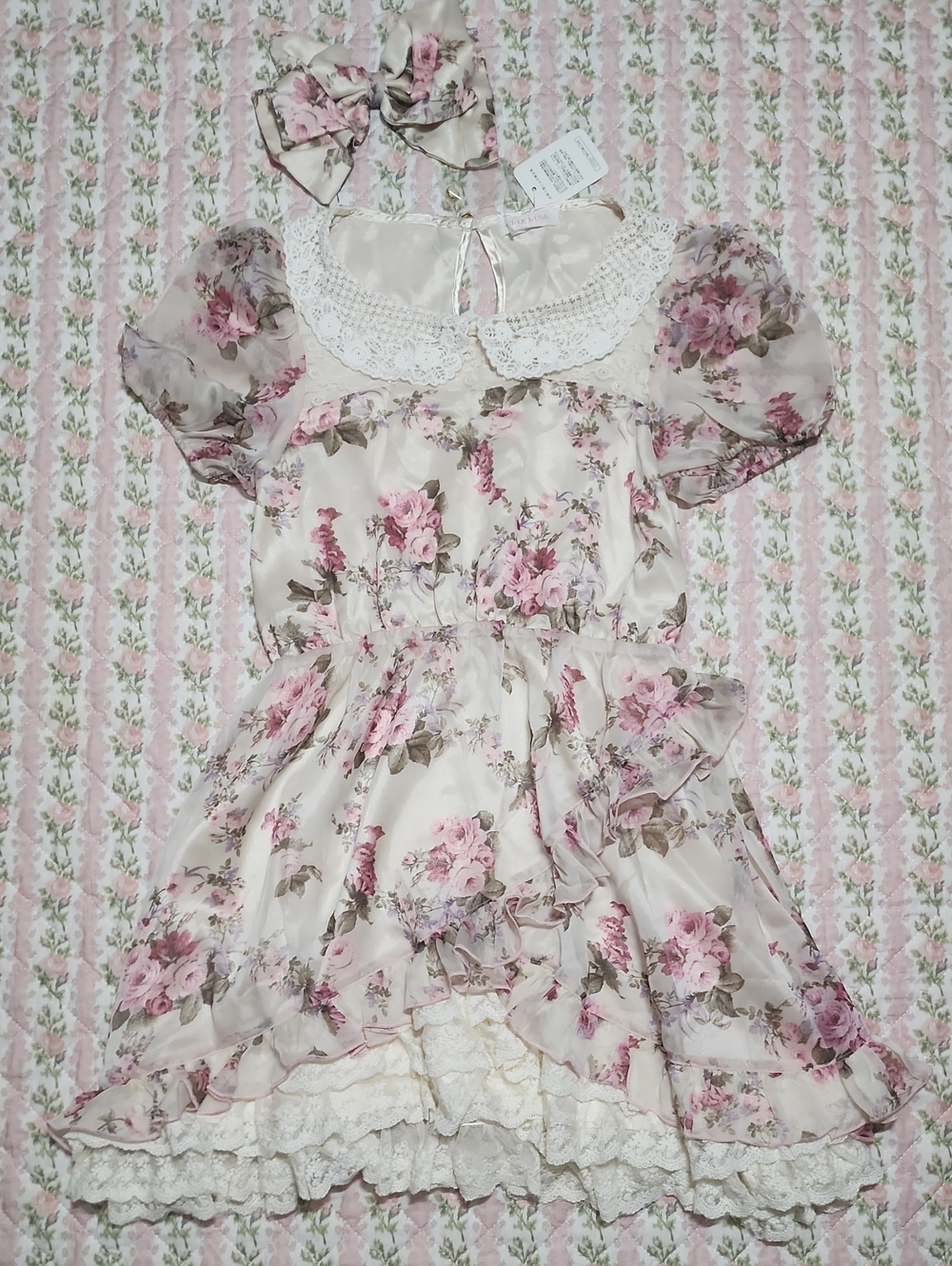 LIZ LISA 🎀 Pink Floral Lace-Trim Ruffle Dress with Bow Brooch